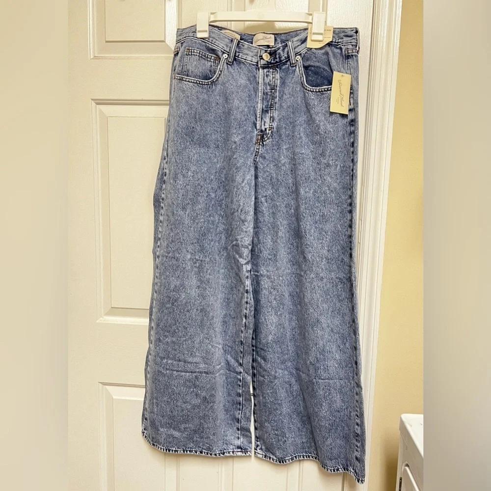 NWT Universal Thread Women's Mid Rise Light Wash Wide-Leg Jeans Size 14 - Picture 3 of 10